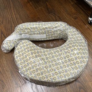 Nursing Pillow for Breastfeeding, with Pocket and Removable Slipcover.